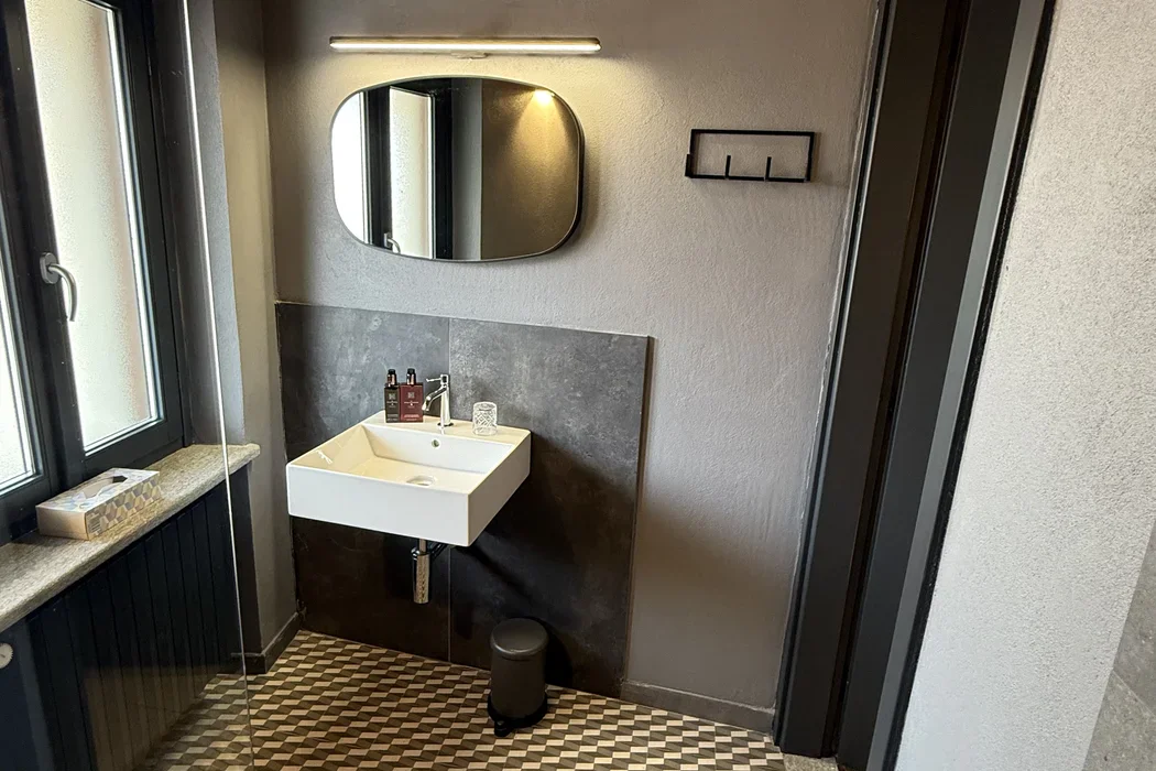 Badkamer met douche